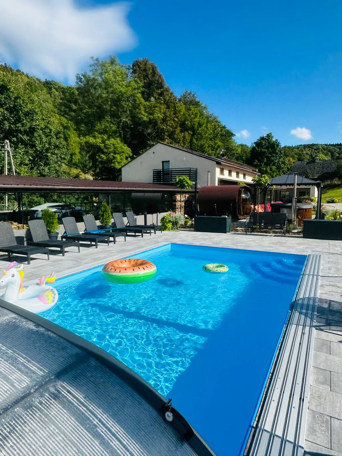 Apartamenty z basenem w górach Konradów (4) opt