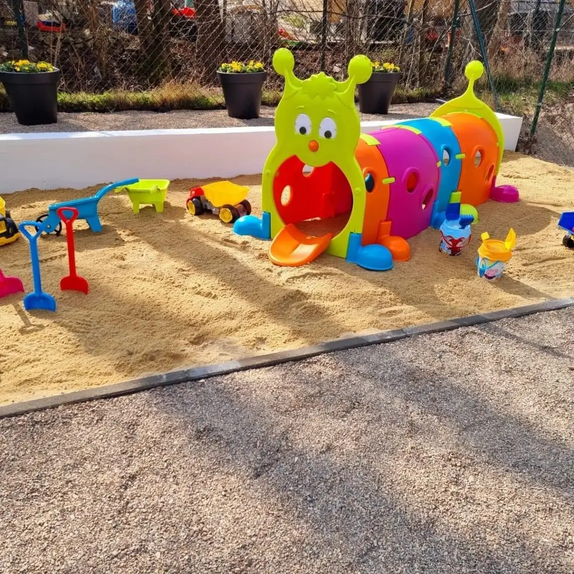 Atrakcje dla dzieci na terenie apartamentów do wynajęcia w Konradowie (1) opt